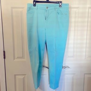 Chico’s girlfriend ankle crop jeans teal. Size 2 (LARGE)
